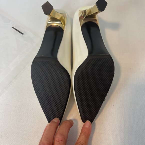 Stuart Weitzman Off White Pump w/Gold Mirror Heels 8.5 B - Picture 8 of 8